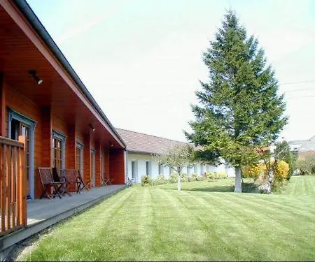 Logis - & Restaurant Les Trois Fontaines Szálloda