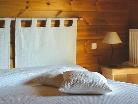 Logis - & Restaurant Les Trois Fontaines Марконна