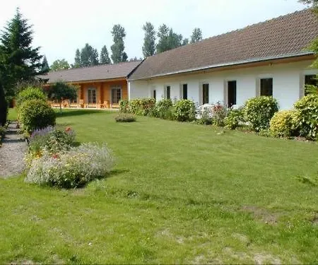 Отель Logis - & Restaurant Les Trois Fontaines Марконна