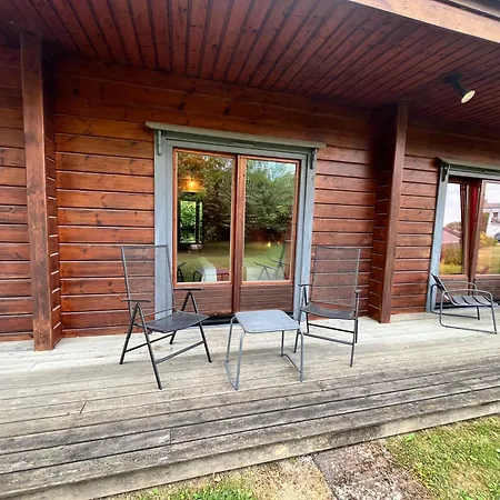 Logis - & Restaurant Les Trois Fontaines 2* Marconne