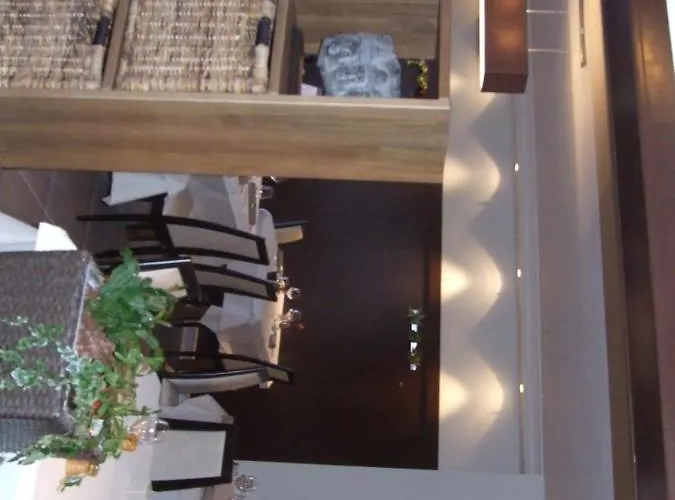 Logis - & Restaurant Les Trois Fontaines Hotel