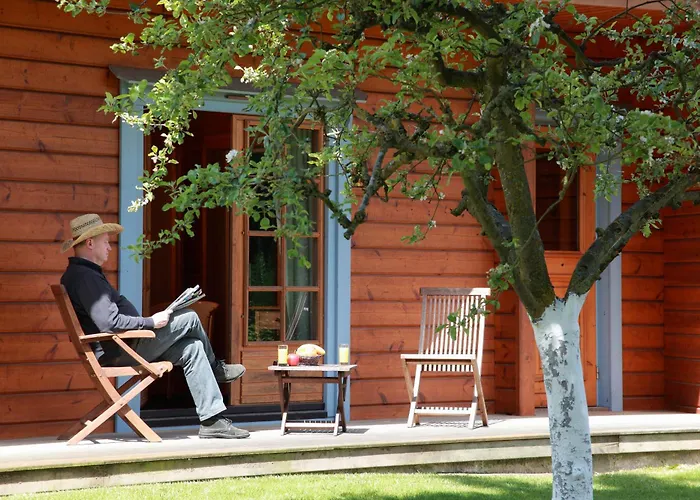 Hotel Logis - & Restaurant Les Trois Fontaines